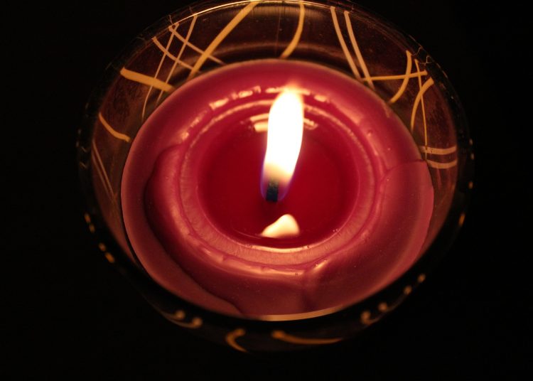 candle 2909390 1920