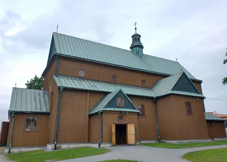 1440px All Saints church in Dabrowa Tarnowska 1