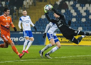uid 8c277d62c43d9f2c016e283574c1a64c1639162136094 width 1200 play 0 pos 0 gs 0 height 678 rafal straczek bohaterem meczu stal bruk bet fot 400mmpl