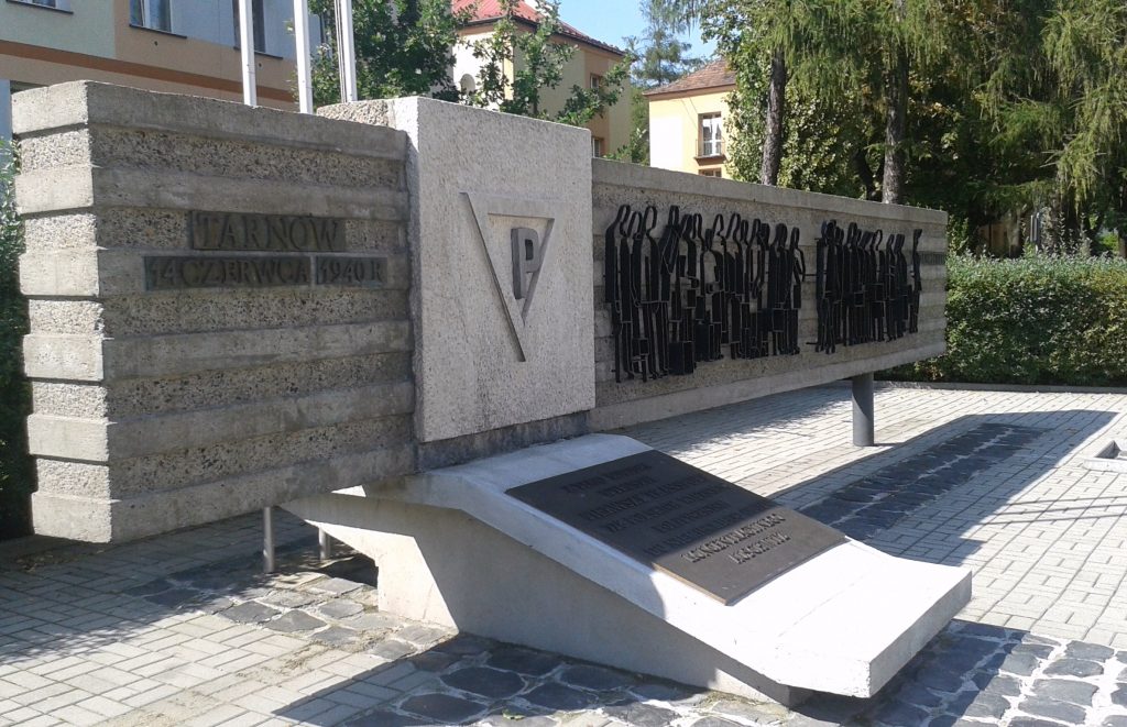 Tarnow pomnik wiezniow niemieckiego obozu w Auschwitz