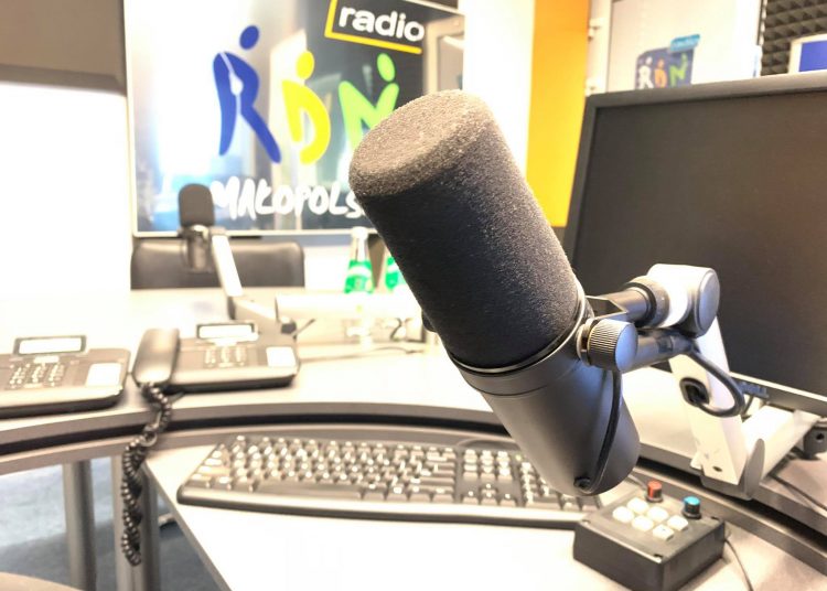 studio mikrofon radio