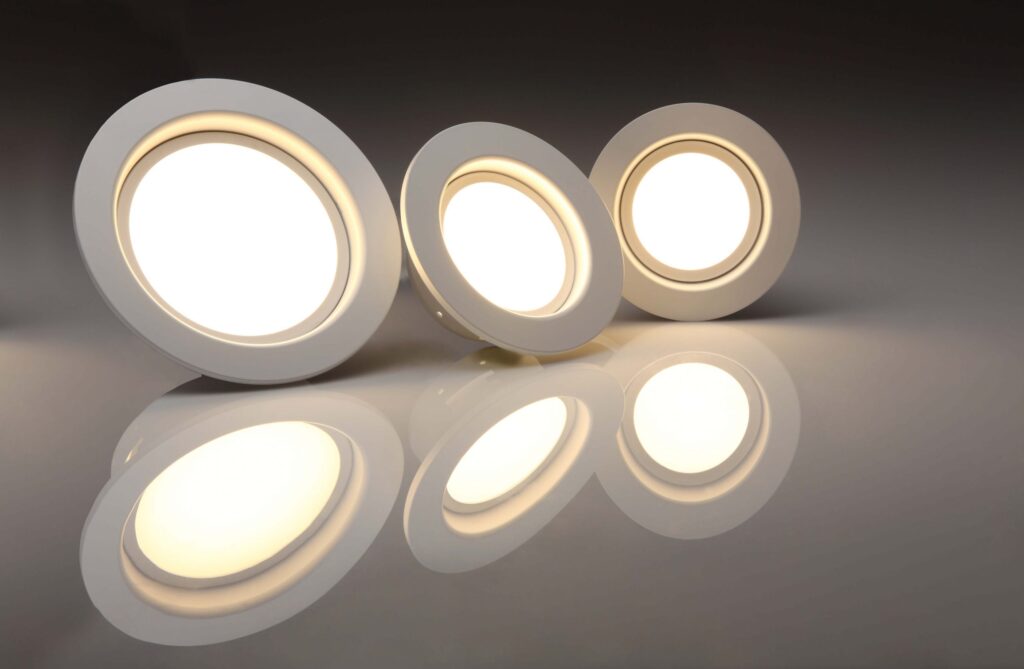 multilampy.pl – Lampy LED – oszczedne swiatlo do domu scaled 1