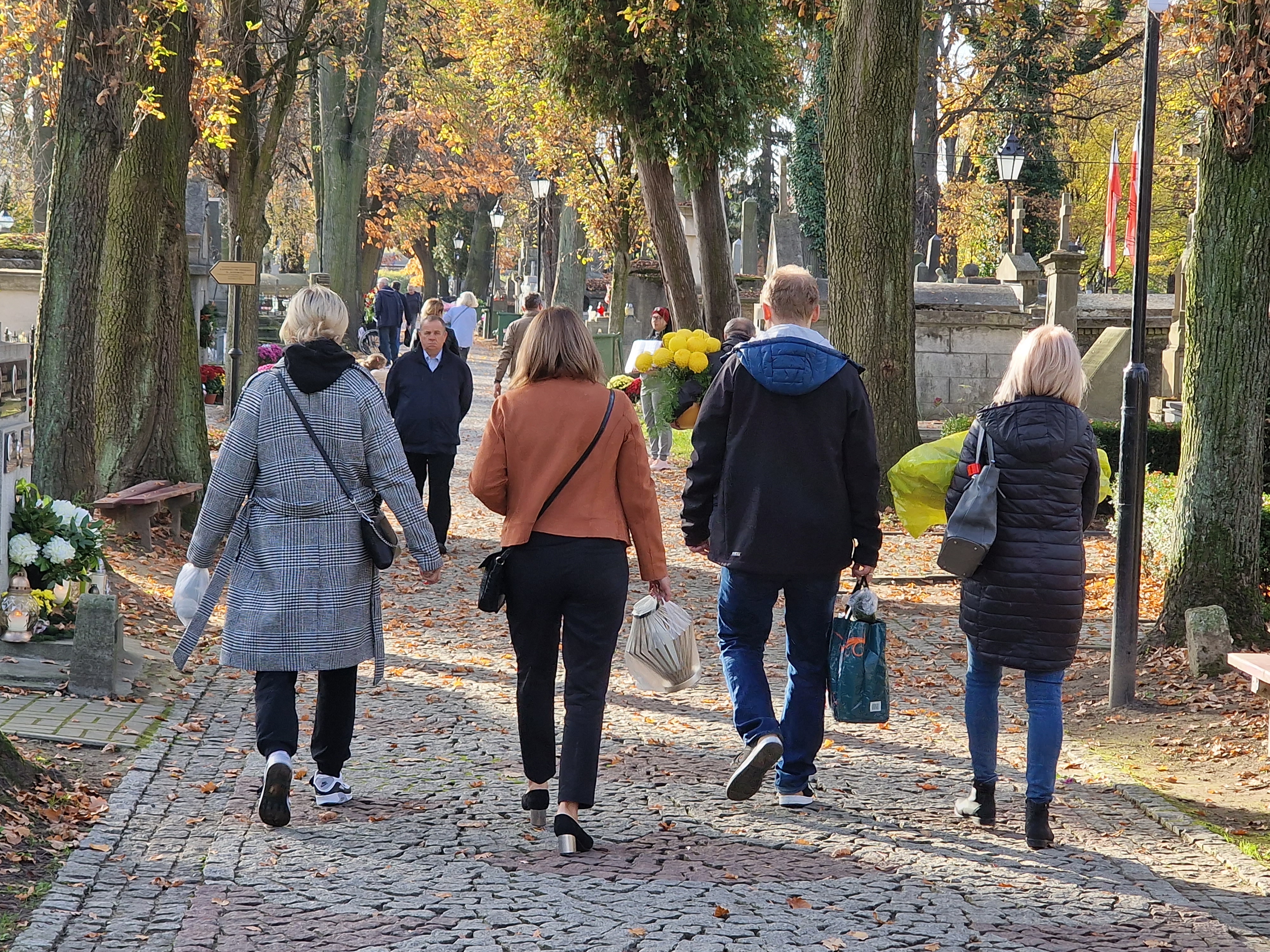 1 listopada na tarnowskich cmentarzach