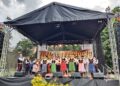 Festiwal Zespołów Folklorystycznych w Brniu, na scenie Zespół Pieśni i Tańca 'Iwkowianie'