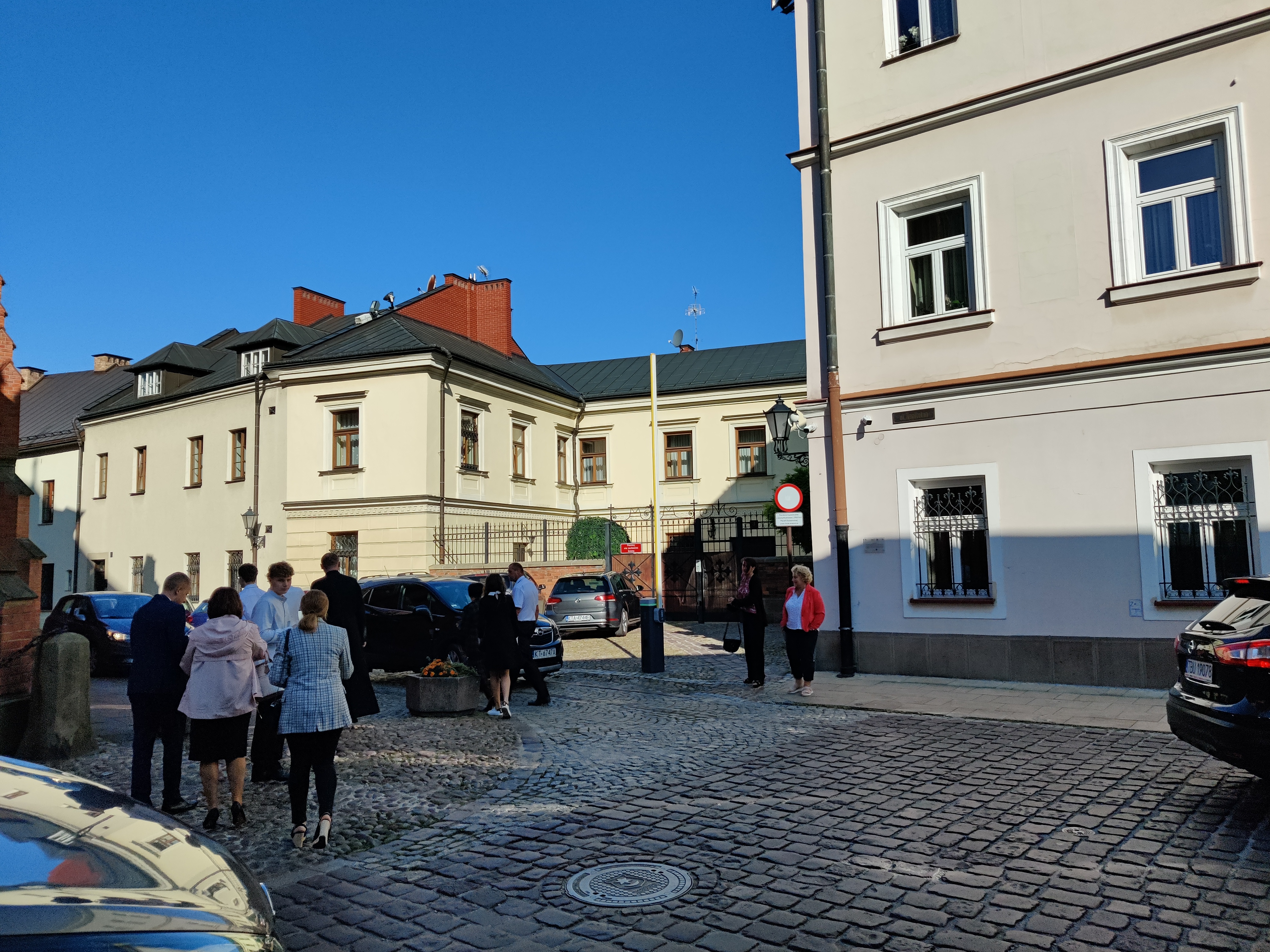 Przychodzą pierwsi do kościoła, a wychodzą jako ostatni. Diecezja tarnowska ma nowych ceremoniarzy [ZDJĘCIA]