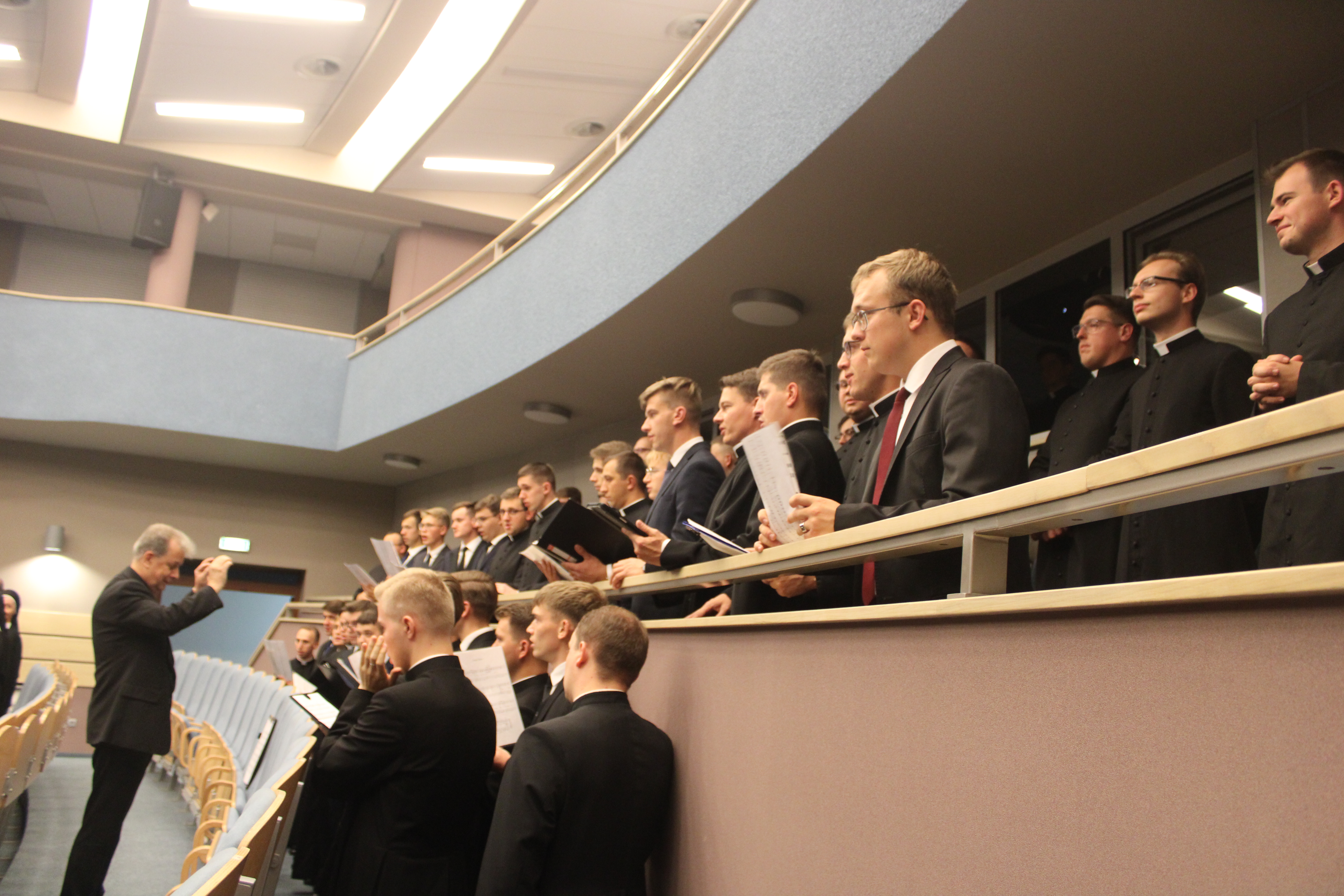 Kandydaci do kapłaństwa i przyszli świeccy katecheci rozpoczęli nowy rok akademicki w Tarnowie [ZDJĘCIA]