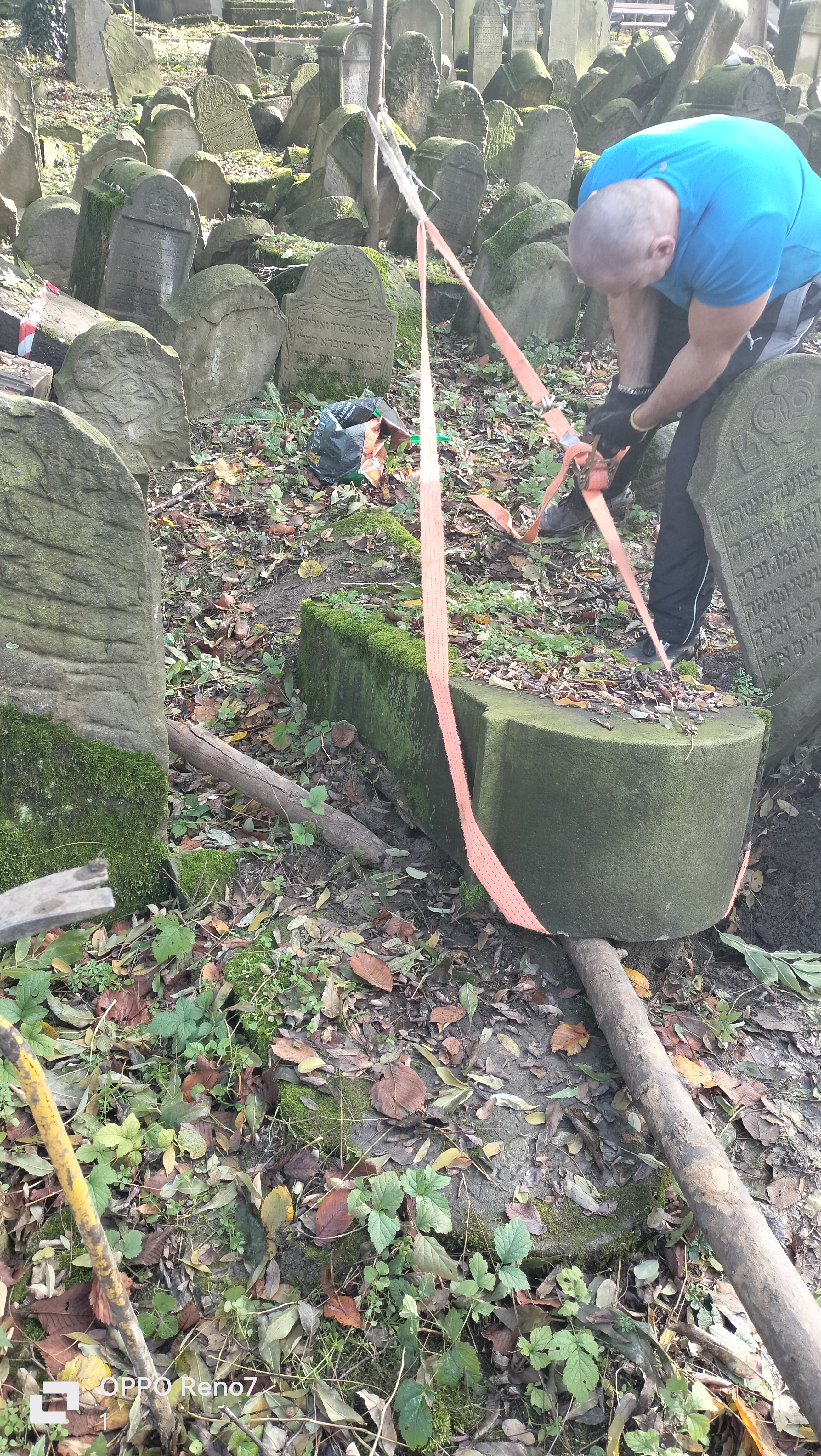 Nowe odkrycia na Cmentarzu Żydowskim w Tarnowie. 'Może być ich jeszcze więcej’