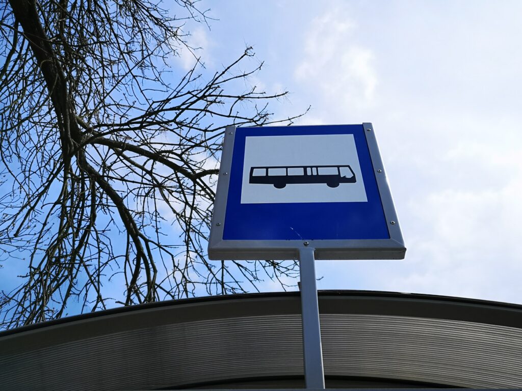 przystanek autobusowy uniwersalne
