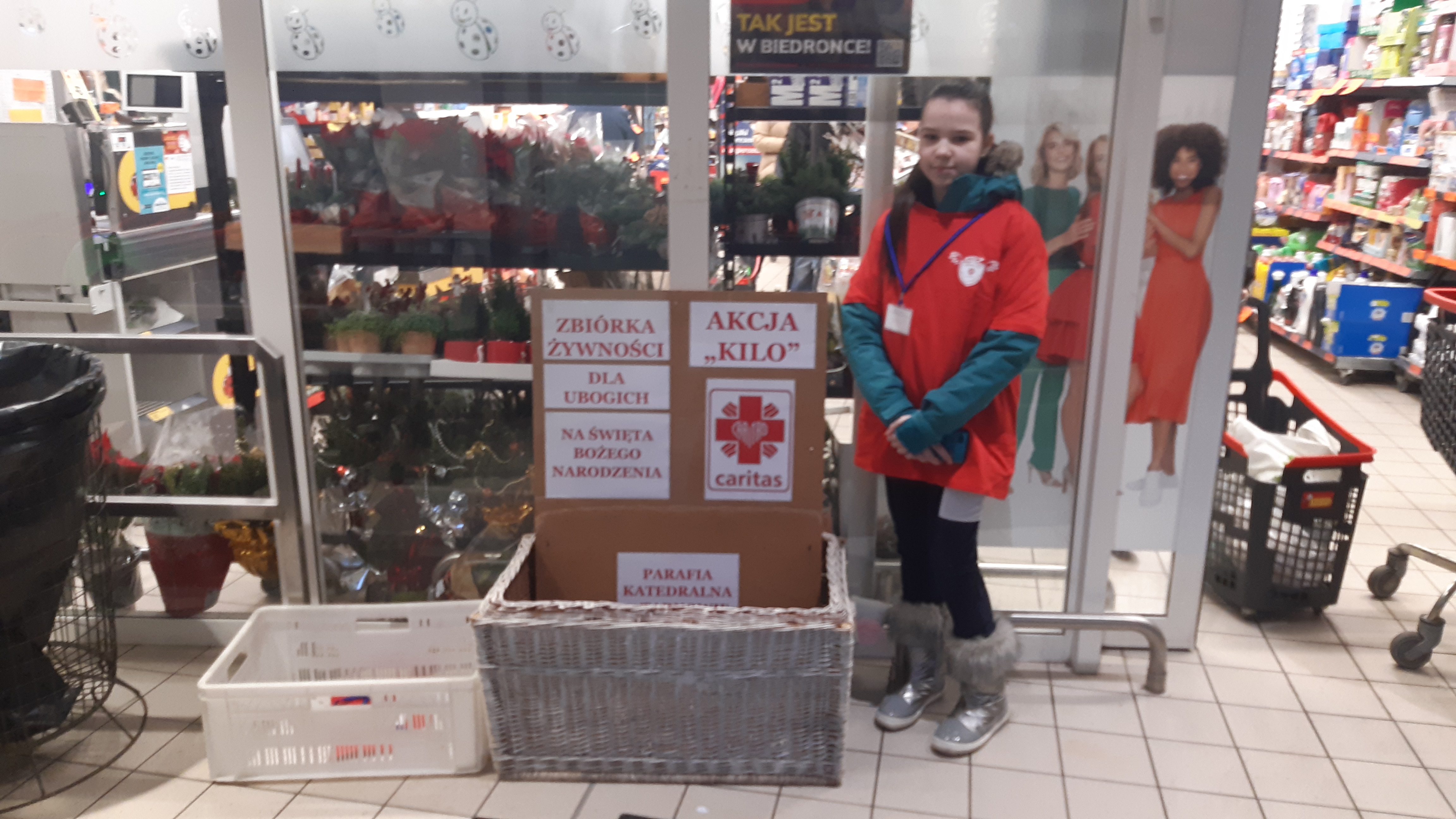 Dary od serca, czyli paczki na święta od Caritas