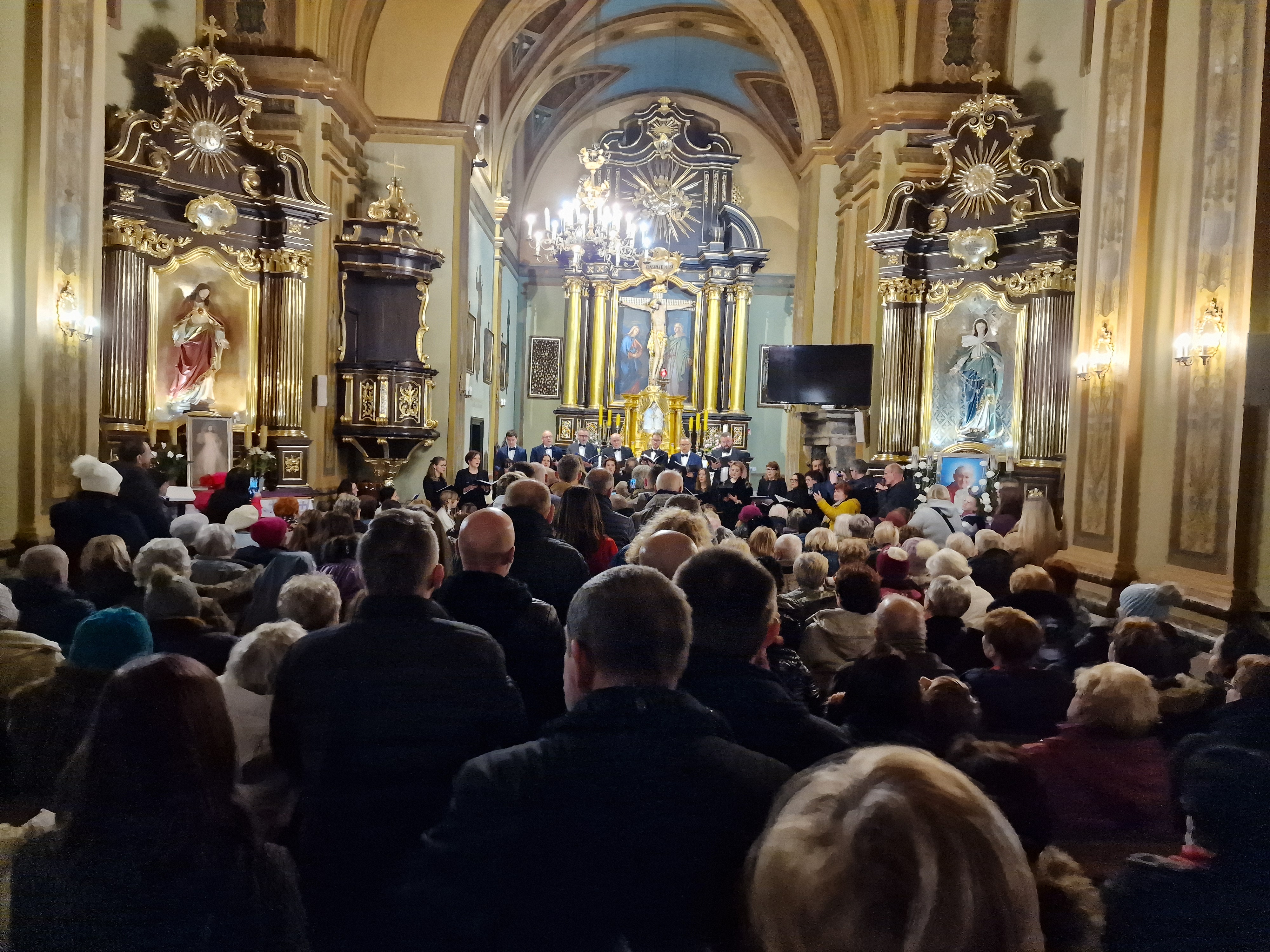 Kolędowali na starówce u bernardynów [ZDJĘCIA][WIDEO]