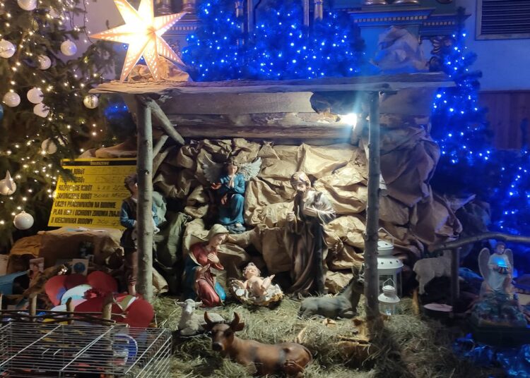 Zdjęcie archiwalne. Szopka w parafii w Zalasowej, fot. Słuchaczka