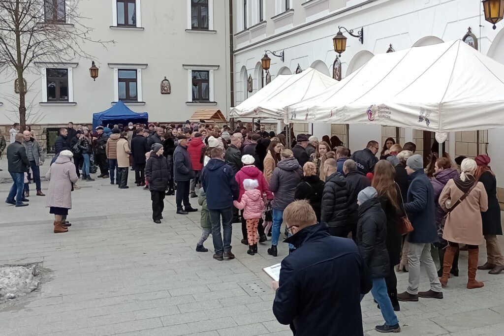 XVII Misyjny Jarmark z Aniolami w Tuchowie fot. Krzysztof Jasinski 29