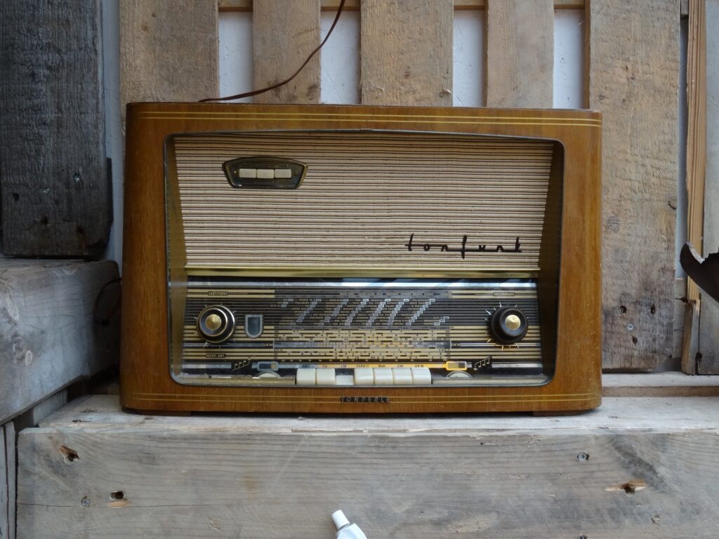 radio 6530367 1920