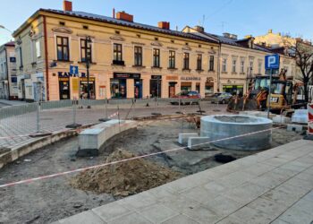 Na skrzyżowaniu ul. Krakowskiej i Nowy Świat powstaje pierwszy w mieście woonerf