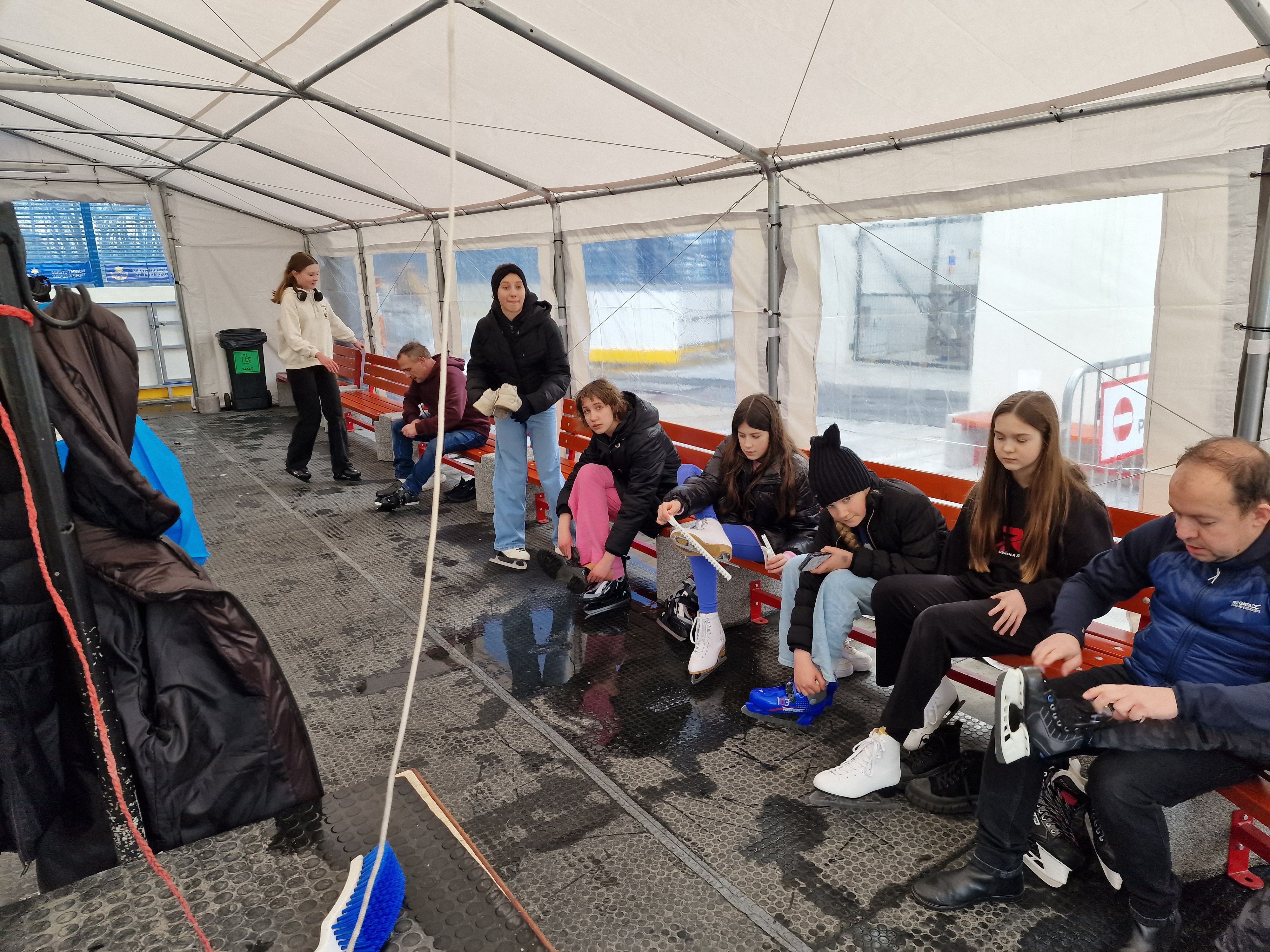 Jazda na tarnowskich lodowiskach tylko do niedzieli [WIDEO][ZDJĘCIA]