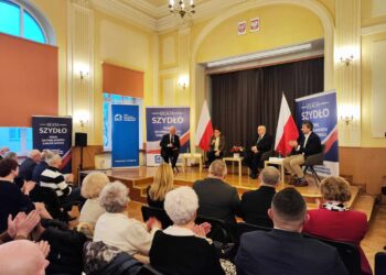 Konferencja Beaty Szydło w Tarnowie. Polityka klimatyczna i energetyczna UE to szansa czy zagrożenie?