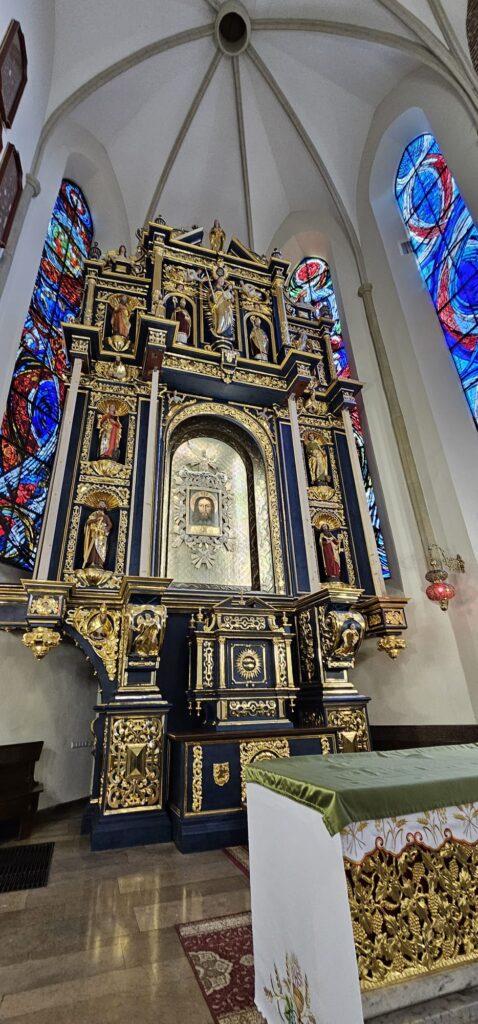 Po remoncie kościoła i placu, będzie to czas odnowy wewnętrznej parafian 3 bazylika ns oltarz kolumny 5