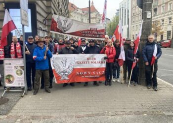 Sądeczanie jadą na Marsz Niepodległości. Można się jeszcze zapisać 2 fot. archiwum, Klub Gazety Polskiej w Nowym Sączu