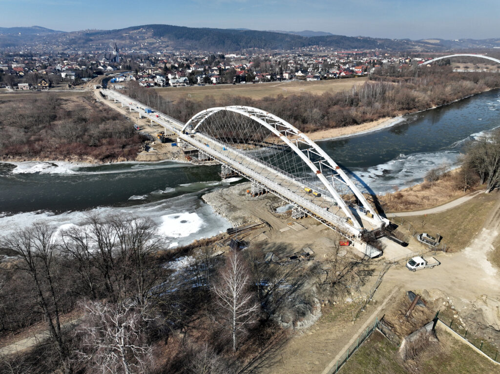 Budowa nowego mostu kolejowego nad Dunajcem w Nowym Saczu widok z lotu ptaka fot. Krzysztof Dzidek 1