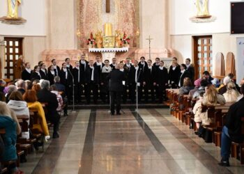 Fot. Arch. RDN/Koncert Dziewczęcego Chóru Katedralnego Puellae Orantes w kościele pw. NMP Szkaplerznej w Dąbrowie Tarnowskiej