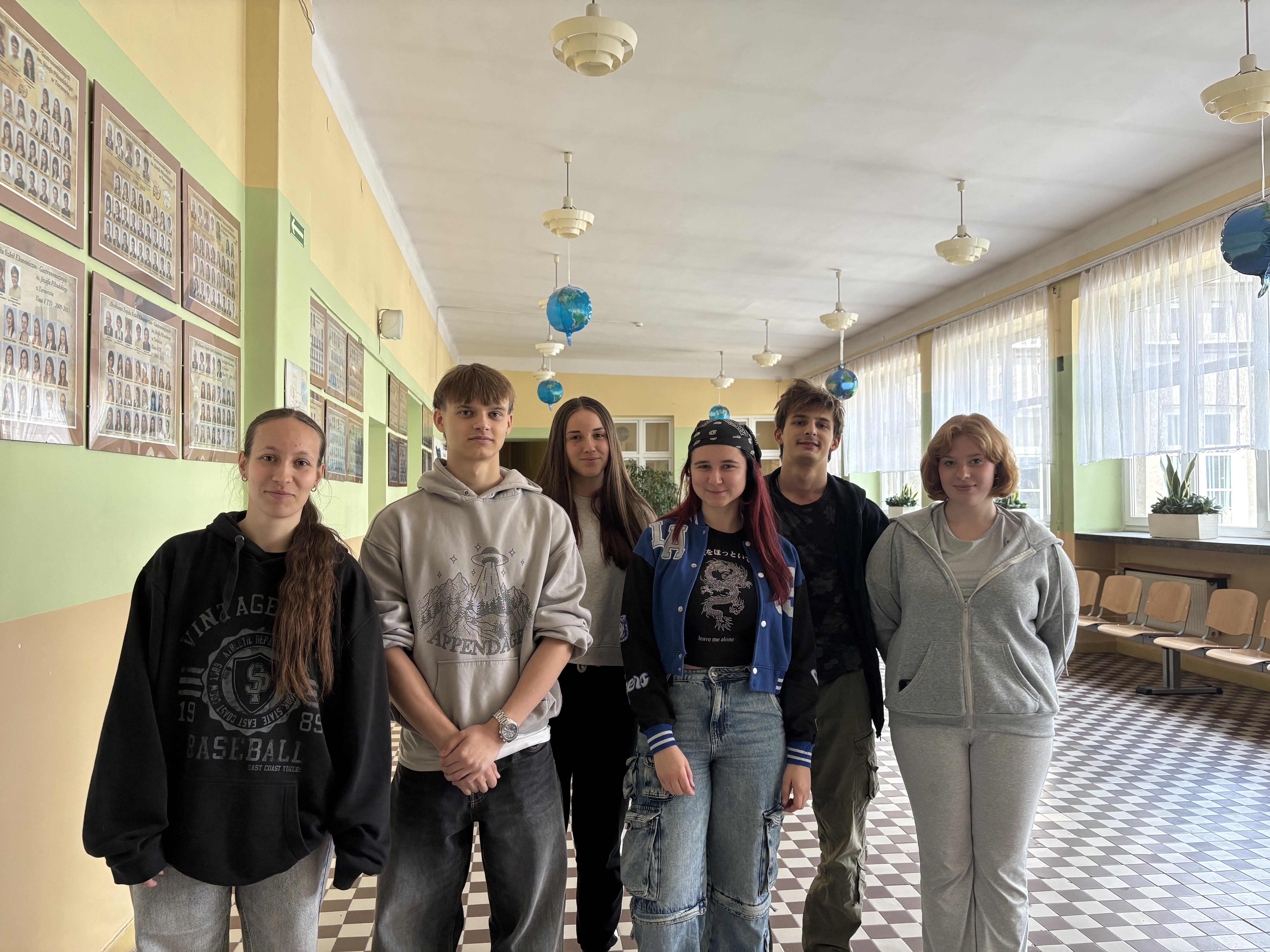 18-latkowie głosują po raz pierwszy. 'Jak my nie wybierzemy, to ktoś wybierze za nas’