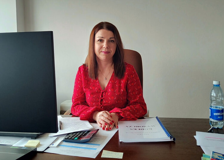 Na zdjęcie: Komisarz wyborczy w Tarnowie, Katarzyna Tutaj