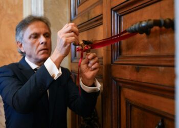 Pieczęcie na drzwiach apartamentu nałożono 21 kwietnia, w dniu śmierci papieża Franciszka, fot. Vatican News