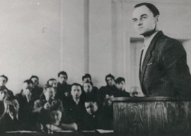 Witold Pilecki przed Wojskowym Sądem Rejonowym w Warszawie. (AIPN)