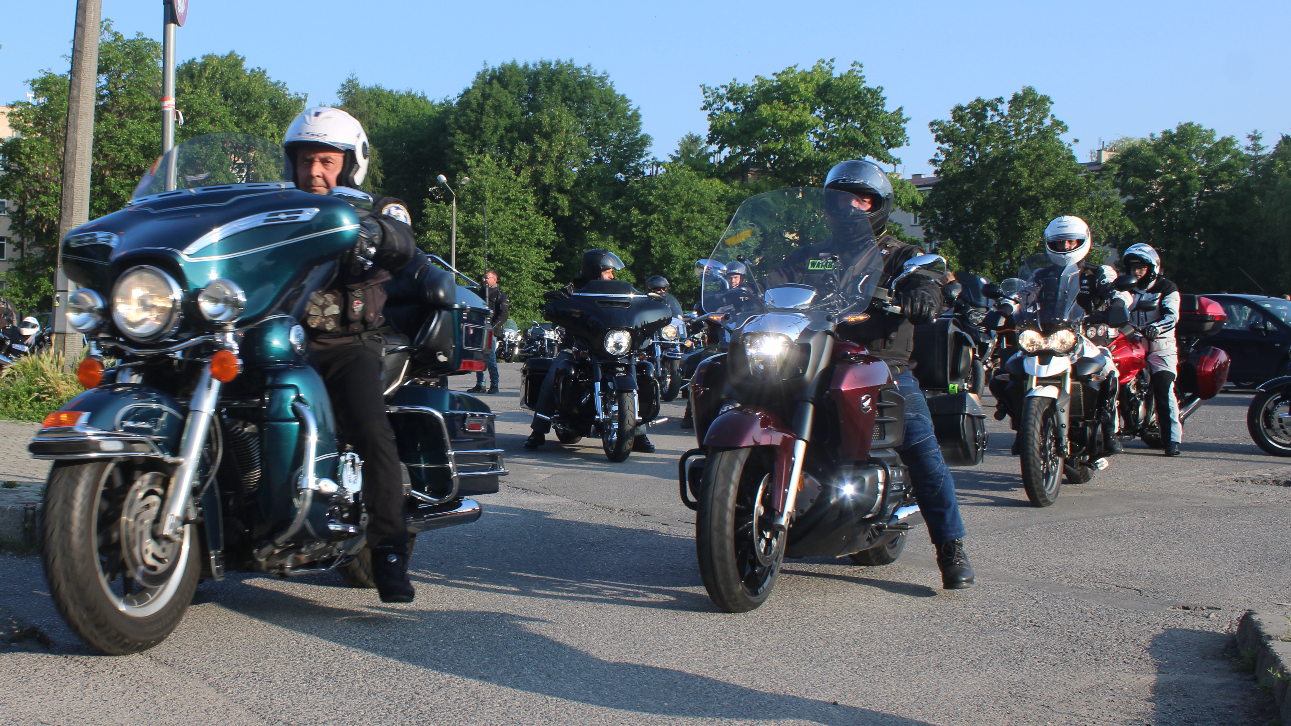 85. rocznica pierwszego transportu do KL Auschwitz. O świcie z Tarnowa do Oświęcimia wyruszył motocyklowy Rajd Pamięci