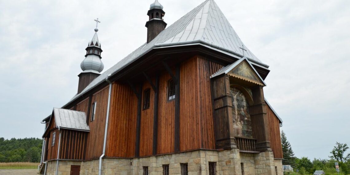 kosciol tabaszowa