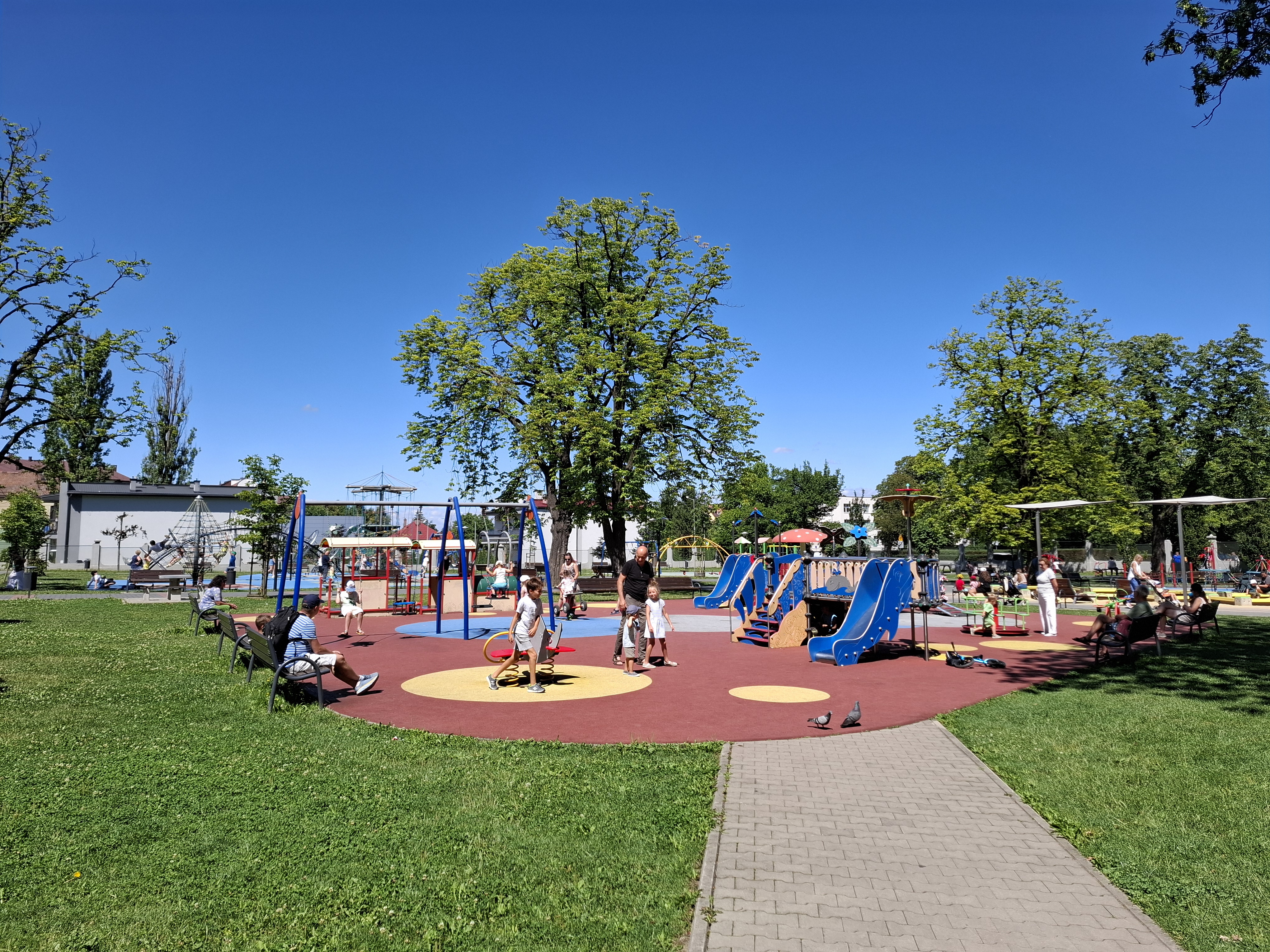 Tarnowski Ogród Jordanowski tętni życiem, ale nie wszystkie atrakcje są dostępne