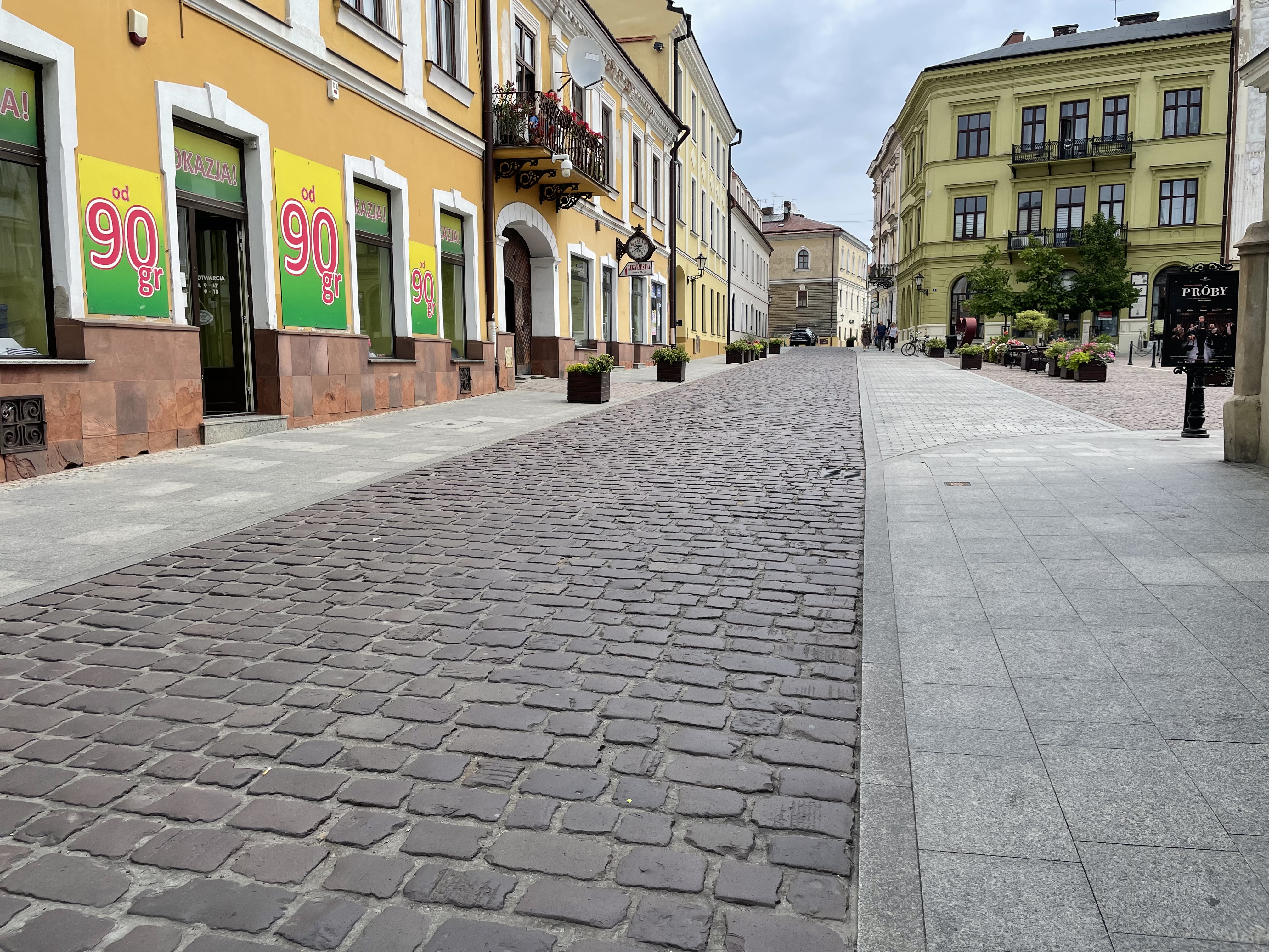 ’Wieczorem boimy się wychodzić z domu” – reakcje tarnowian na atak nożownika
