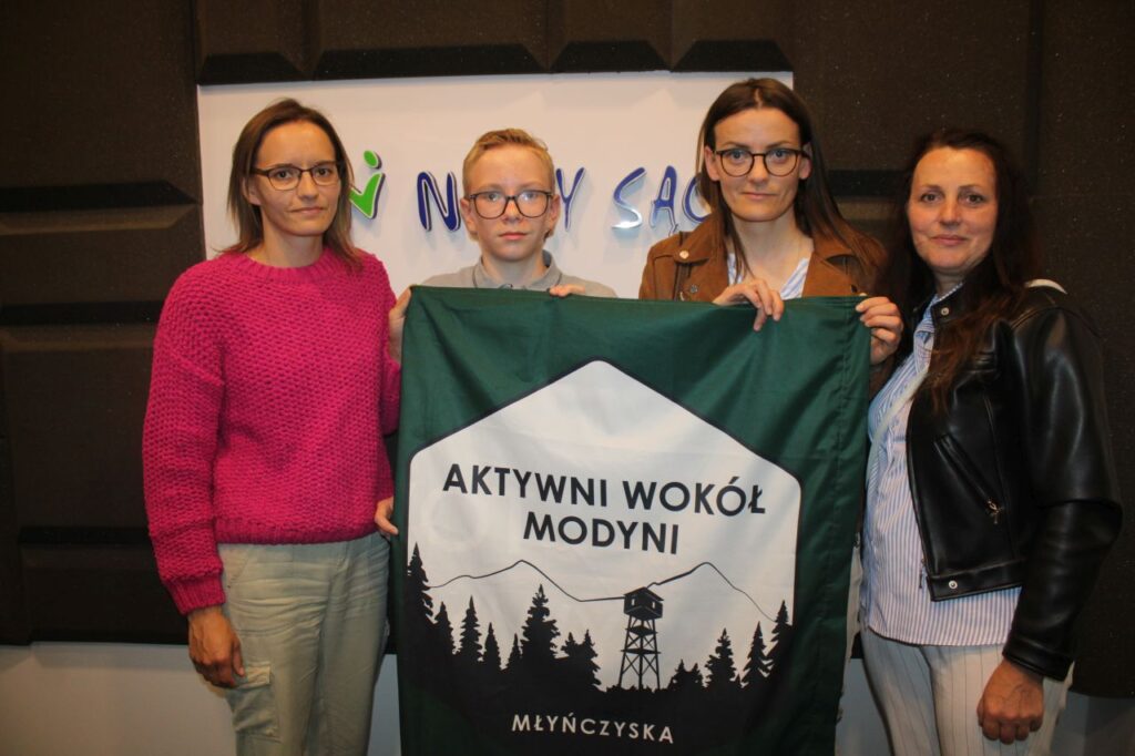 aktywni wokol modyni