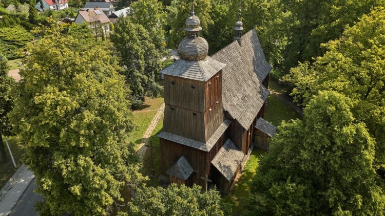 Na zdjęciu: Kościół parafialny pw. św. Bartłomieja w Łękach Górnych Szlak Architektury Drewnianej/fot. podkarpackie.travel