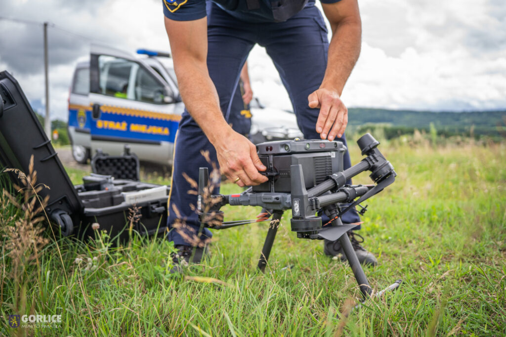 gorlice dron samochod straz miejska 5