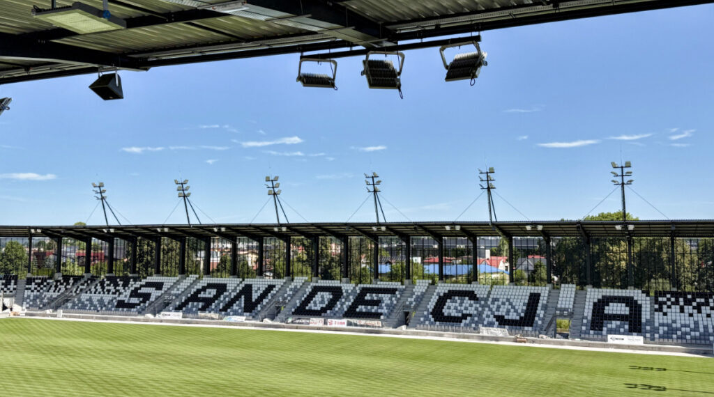 stadion nowy sacz nikns