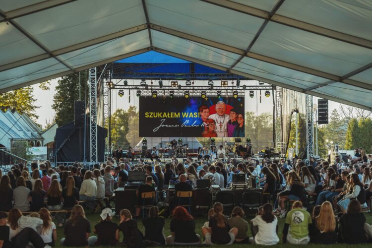 Festiwal 77