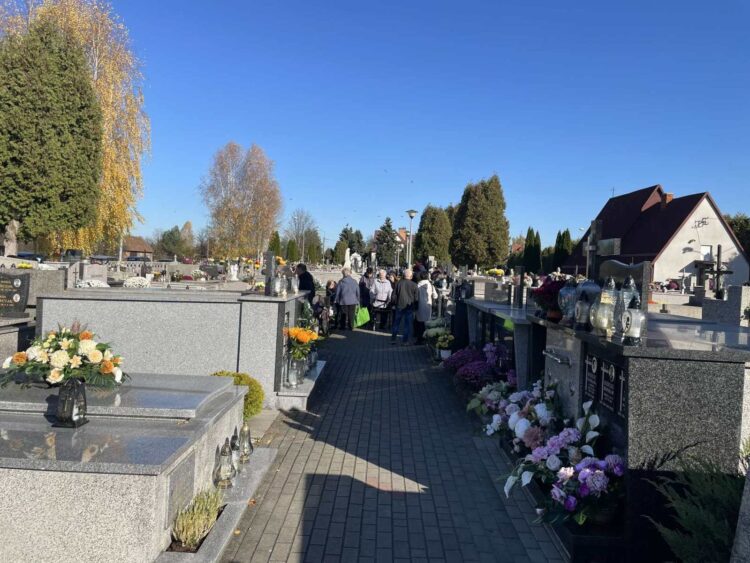 Uwaga na cmentarnych złodziei. Czego powinniśmy się wystrzegać? 1 39