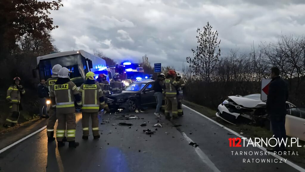Wypadek na granicy powiatów. Dwie osoby poszkodowane 1 FB IMG 1761839714743