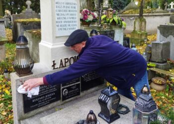 Ks. dr Jacek Soprych: Troska o groby zmarłych oznacza naszą miłość i szacunek dla tych, którzy odeszli 4 WhatsApp Image 2025 10 22 at 11.18.27