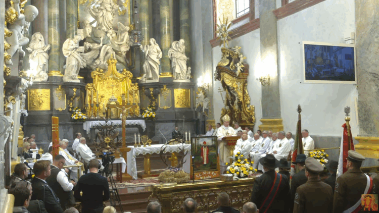 fot. transmisja mszy /yt: Jasna Góra Klasztor Ojców Paulinów