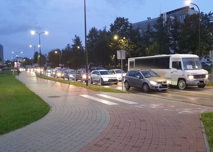 Nowy Sącz: Ruszy kolejny etap remontu ul. Kilińskiego. Autobusy MPK zmieniły swoje trasy 1 kilinskiego korek