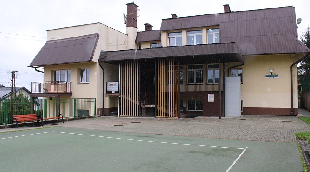 szkola w Baczej Kuninie