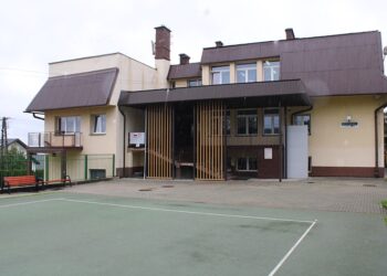 szkola w Baczej Kuninie