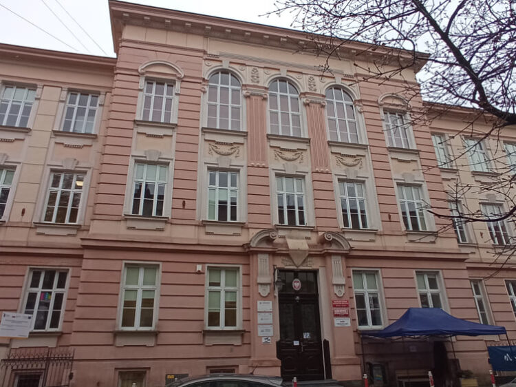 Promocja zbioru wierszy i spotkanie ze znaną pisarką w Tarnowie 1 277598046 548812853226648 3281350882757561029 n