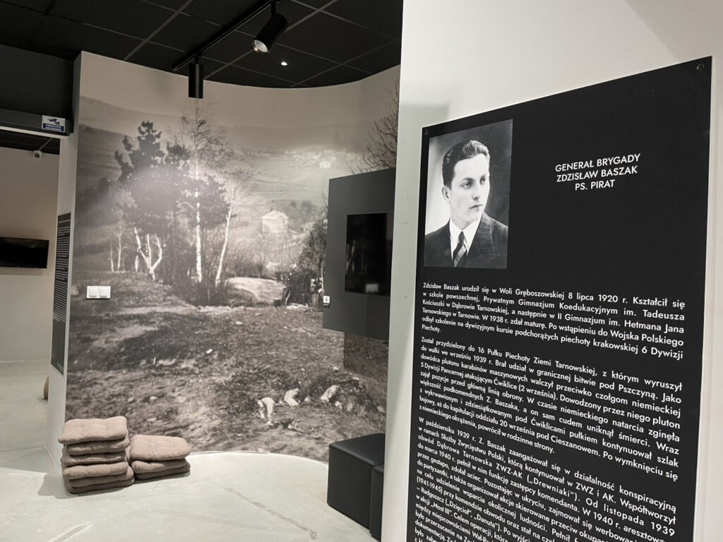 Regionalne Centrum Edukacji o Pamięci będzie imienia gen. bryg. Zdzisława Baszaka 1 5