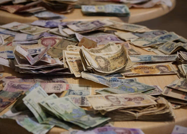 Stare monety mogą pomóc w budowie Centrum Rehabilitacji w Afryce 1 DSC05569