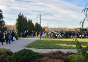 Dzień Zaduszny. Modlimy się i wspominamy zmarłych 3 IMG 20251101 WA0000