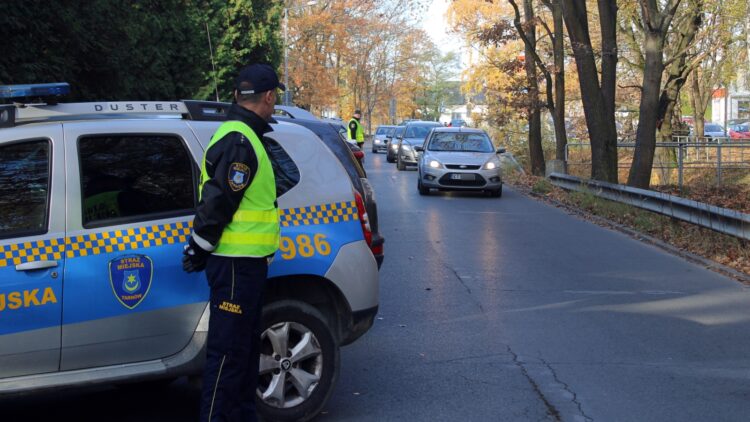 Spokojny poranek na drogach regionu. Służby pilnują porządku w okolicy cmentarzy 1 IMG 4550