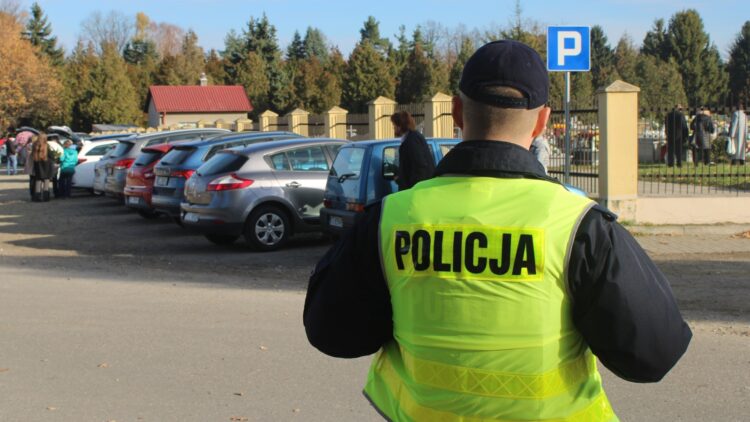 Małopolanie wracają z Uroczystości Wszystkich Świetych i Dnia Zadusznego 1 IMG 4559